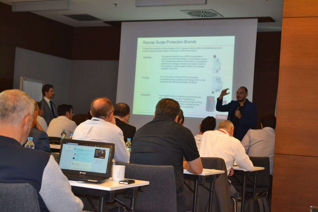 Rüzgar Enerji Santrallerinde Yıldırımdan Korunma